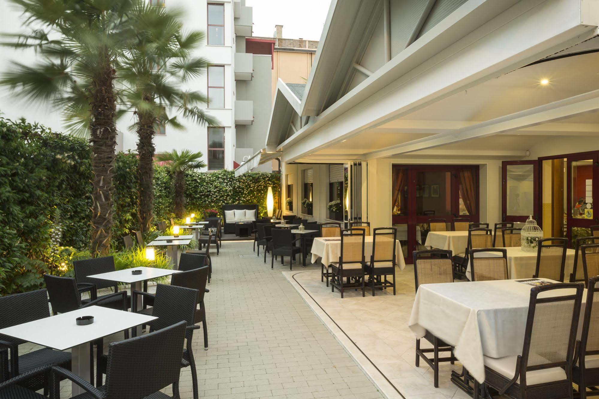 Hotel Imperia Lido di Jesolo Kültér fotó